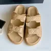 Papa Sandale Slip on Sans le dos Strap Femmes Été Papa toboggan Mule Slide Chaussures plates Real Le cuir matelassé Sandales de luxe Sandals Luxury