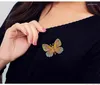 Broches MZC 8 couleurs strass Animal cristal femmes papillon femelle émail broches Brosh coloré insecte broche bijoux