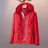 Kadın Ceketleri Kadın Baskı Ceket Şık Yaprak Baskı Windbreaker Kapşonlu Tasarım Su Geçirmez Nefes Alabilir Malzeme Fermuar Sonbahar