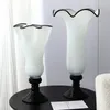 Vasos preto e branco medieval decorativo moderno simples pés altos ornamentos para casa sênior sentido retro vidro flor ware