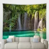 Tapisserier Forest Waterfall Bohemian Tapestry Lake Green Planting Trees Spring Natural Scenery Wall Hängande trasa vardagsrum sovrumsdekor