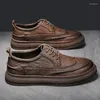 Casual Shoes Men Brogue Sukienka na zewnątrz brytyjski styl koronkowy skórzany moda Business Man Footwear Chaussure Homme