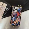 Designer luxe vierkante etnische stijl telefoonhoesjes voor iPhone 15promax 15plus 15 14promax 14pro 13pro 13promax 12 11 klassieke brief mobiele achterkant met polsband