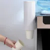 Bottiglie di stoccaggio Dispenser portabicchieri di carta usa e getta Telaio contenitore per acqua in plastica montato a parete