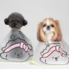 犬のアパレルかわいいペットのヘアカットマントマント服犬猫涙染色フェイシャルケア防水レインコート透明なジャケットケープクロス用品