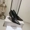 Requintado salto alto feminino novo jimmy preto e branco couro genuíno pérola pingente boca profunda único estilo sapatos de banquete