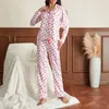 Vêtements à la maison Femmes Pyjama printanier Print coeur Impression de bouton à manches longues Clôture de bouton avec pantalon Loose Sleepwear Loungewear