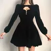 Vestidos casuais preto veludo oco out sexy a linha mulheres sling terno magro noite outono inverno 2024 botão cintura mini