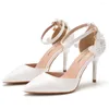 Sandały białe koronkowe buty ślubne kwiatowe z cienką obcasami panny młodej z prostą linią