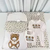 Дизайнерские спальные мешки с принтом медведя для новорожденных, костюмы для малышей, хлопковый комбинезон с героями мультфильмов, спальные принадлежности, одеяла, шапка, нагрудник, подгузник, 5 шт., детская одежда S1284