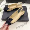 Slingbacks Dysagens Designer Buty okrągłe palce palców płaskie niskie kwadratowe sandały na pięcie 1 cm jagnięta łuk łącznik kontrastowy poślizg na balecie płaskie złote pięcie kapcie