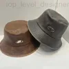 Hats de borde ancho diseñador diseñador de cubo de cubo de cuero de cuero de cuero para el sombrero de sol, temperamento clásico de vacaciones versátiles de sol prevenir diseño de lujo pareja de lujo viajar g2a2