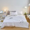 Sängkläder designer sängkläder sätter luftkonditionering quilt filt lyxvatten märke sommar täcke är kärn sommardag singel och dubbel person maskin tvättbar sovsal