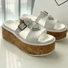 2024 Classic Style Brand Thick Sole Sandals Minimalist Vintage Design Versatile Comant Cous Cow Leather Large Sole Thick Heel Sandaler för kvinnors storlek 35-42