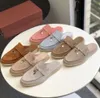 Pantofole degli ultimi designer Sandali da uomo in cashmere di alta qualità Scarpe da donna Fibbia classica Punta tonda Tacco piatto Comfort per il tempo libero Scarpe mainstream quattro stagioni 53666