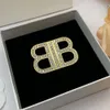 Biżuteria BB Kolczyka B List Double B Full Diamond Brooch French Light Luksusowa celebrytka Spersonalizowana luksusowa klatka piersiowa