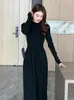 Casual Dresses Autumn Winter 2024 French Retro Slim Long Sleeve Party Dress for Women Sticked Half High Collar Elegant tröja