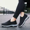HBP Sem Marca M-9101 Conforto Slip On Lace Up Fitness China Sapatos Femininos Sapatos Pretos de Inverno