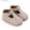 Första vandrare First Walkers Born Baby Shoes Stripe Pu Leather Boy Girl Toddler Rubber Sole Anti-Slip Infant Moccasins E39 L240402