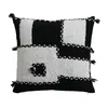 Kissen schwarz weiß getufteter Chenille-Bezug 45 x 45 cm geometrischer Boho-Stil neutrale Dekoration Wohnzimmer Schlafzimmer