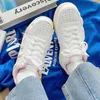 Scarpe casual semplici e versatili rosa piccole bianche 2024 moda resistenza all'usura antiscivolo primavera autunno cricket da donna