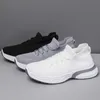 Scarpe da corsa da uomo di design Nero Bianco Grigio Maglia traspirante Moda Comoda escursionismo Scarpe da ginnastica sportive morbide Scarpe da ginnastica da uomo