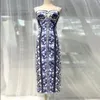 Robe femme bleu et blanc porcelaine imprimée soie taille froncée robe midi