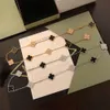 Pendanthalsband Luxury 10 Diamond Clover Necklace Brand Fashion Cleef Högkvalitativ 18K Gulddesigner med låda för kvinnors smycken 2024