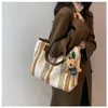 Trenda estetyczna torba na ramię modną wielką część płótna torebka dla kobiet prosta swobodna torba na zewnątrz 240322