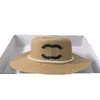 Cappelli a tesa larga di design Cappello di paglia di lusso Berretto a bombetta Cappello estivo al mare Vacanza Moda Casual Cappellini da sole Decorazione di perle