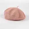 Beralar Şapka Kadın Beret Femme Bahar Yaz Şapkaları Moda Modaya Düzenli Nefes Alabilir Örme Ressamlar Cap Casquette Casual Gorro