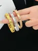 Carts Armband V Gold Sky Star Armband för kvinnor CNC Diamond Plated 18k Rose Wide Four Black Nail samma stilpar