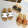 Sandálias de designer de luxo mules de couro flip flops preto branco marrom salto baixo mulheres slides senhoras elegantes sapatos de verão 2024 mules