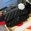 2024 Nuovo stilista di alta qualità Designer da donna Materiale a catena in pelle Diamond Flip Bag Super Crossbody Super All-in-One