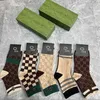 Designer Scars Mężczyźni i kobiety studenckie bawełniane skarpetki haftowe kolorowe marka Sox Custom logo retro białe średnie długość skarpet