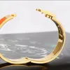 Pulseira clássica de pulseira de pulseira letra de pulseira de ouro Bracelete feminina de aço inoxidável Homem de 17/19 Tamanho adequado para homens Jóias de moda Caixa de presente opcional
