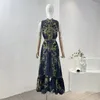 Abiti casual Seta 2024 Nero dorato con stampa floreale senza maniche Halter con fiocco sul retro Abito maxi vintage da donna al collo