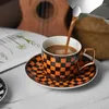 Tasses en damier treillis doré bordé en céramique tasse à café soucoupes ensemble thé avec assiette cuillère écologique