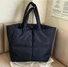 Torby na ramię 2024 Zimowa marka duży kołdry wyściełane luksusowe torebki torebki miękkie trendy