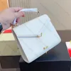 Hoge kwaliteit designer tas Dames Onderarmtas handtas Gouden labellogo metalen sluiting Openen en sluiten ontwerp Alligator reliëf bloemen Koe lederen schoudertas