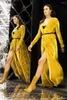 Robes décontractées Festival du film de Cannes Style de piste Supermodel Robe assortie jaune à poitrine unique avec col en V en velours ultra long