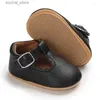 Första vandrare First Walkers Born Baby Shoes Stripe Pu Leather Boy Girl Toddler Rubber Sole Anti-Slip Infant Moccasins E39 L240402