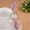 Relógios de pulso 5 pcs moda versátil relógio para mulheres 2024 mulheres amor banda strass conjunto diamante britânico