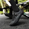 Chaussures de chaussures de vélo pour VTT pour hommes plats de vélo de vélo de terre plate sneaker bottes de vélo de route crampons pour les chaussures de vélo de montagne Shimano auto-localisation