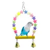 Liten och medelstora papegoja levererar fågelleksak Fempunktsstjärna Swing Rainbow Bell Dwelling Stand Bar Slipning Claw Stand Stick