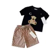 peuter t-shirt kinderkleding kindersets jongens designer set 1-15 leeftijden meisje jongen t-shirt luxe zomer shorts mouw met letters-tags klassiek zwart wit W07