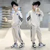 Automne Printemps Teen Boys Vêtements Ensemble Enfants Side Stripe Sweat Pull Top et Sport Pantalon Costume 2PCS Sport Tenues 240328