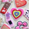 Ayakkabı Parçaları Aksesuarlar Toptan 100 PCS PVC Happy Valentines Günü Merhaba Muhteşem SO MATE MATE CHRICLS KIZ KADIN KADIN BAZLASIZ BA DHUVJ İÇİN TOPLAMLAR