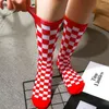 Damskie skarpetki moda Hip Hop Street Botton Sports Board Checkered Middle Tube Hosiery Korean Style