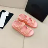 Designer Sandal Slides Shoes Thick Lottom Summer Flat Heel Hook Loop Casual Beach Buckle äkta svart läder elfenben stickad vit rosa bomull hög kvalitet